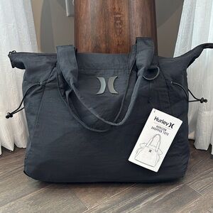 Hurley Horizon Shopper tote,zip top in/out pockets,removable crossbody strap
